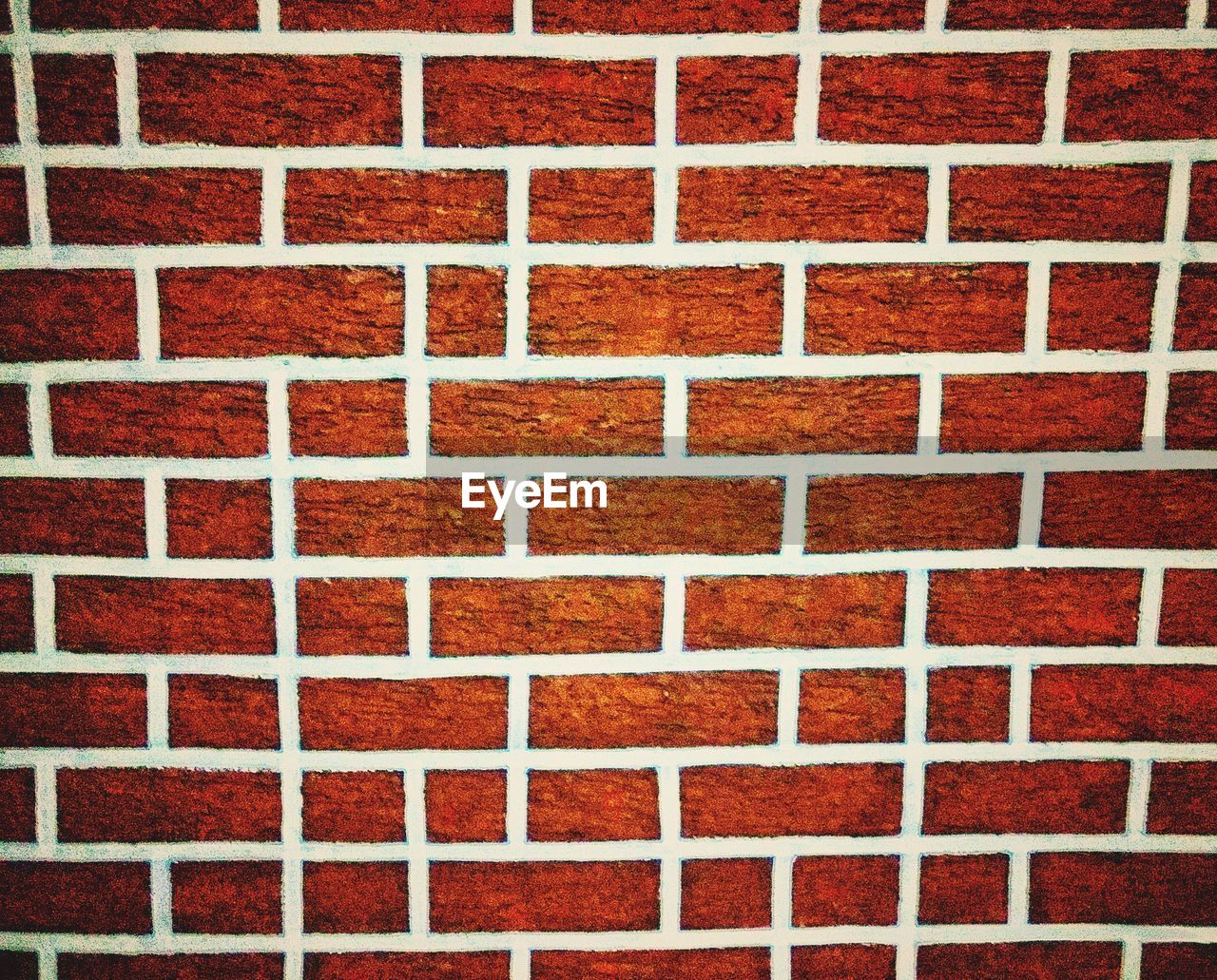 CLOSE-UP VIEW OF BRICK WALL