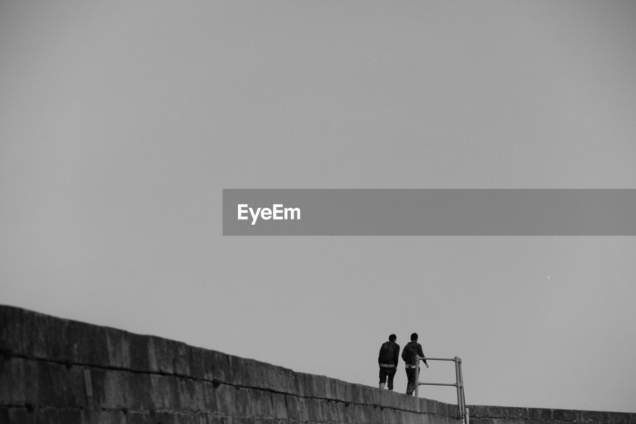 Friends on groyne