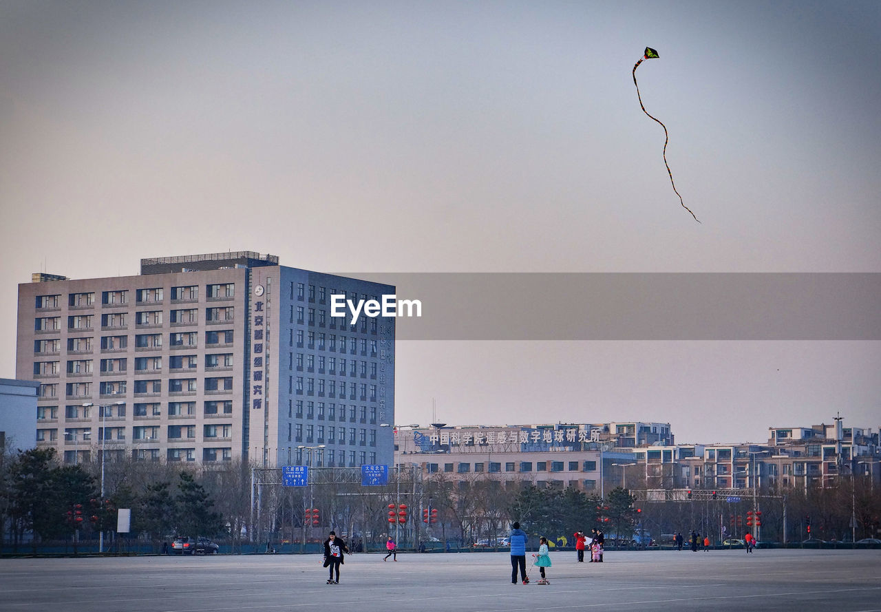 Architecture Kite Kites Winter Cold Cold Temperature Dusk Dusk In The City Leasure Activity Open Space People