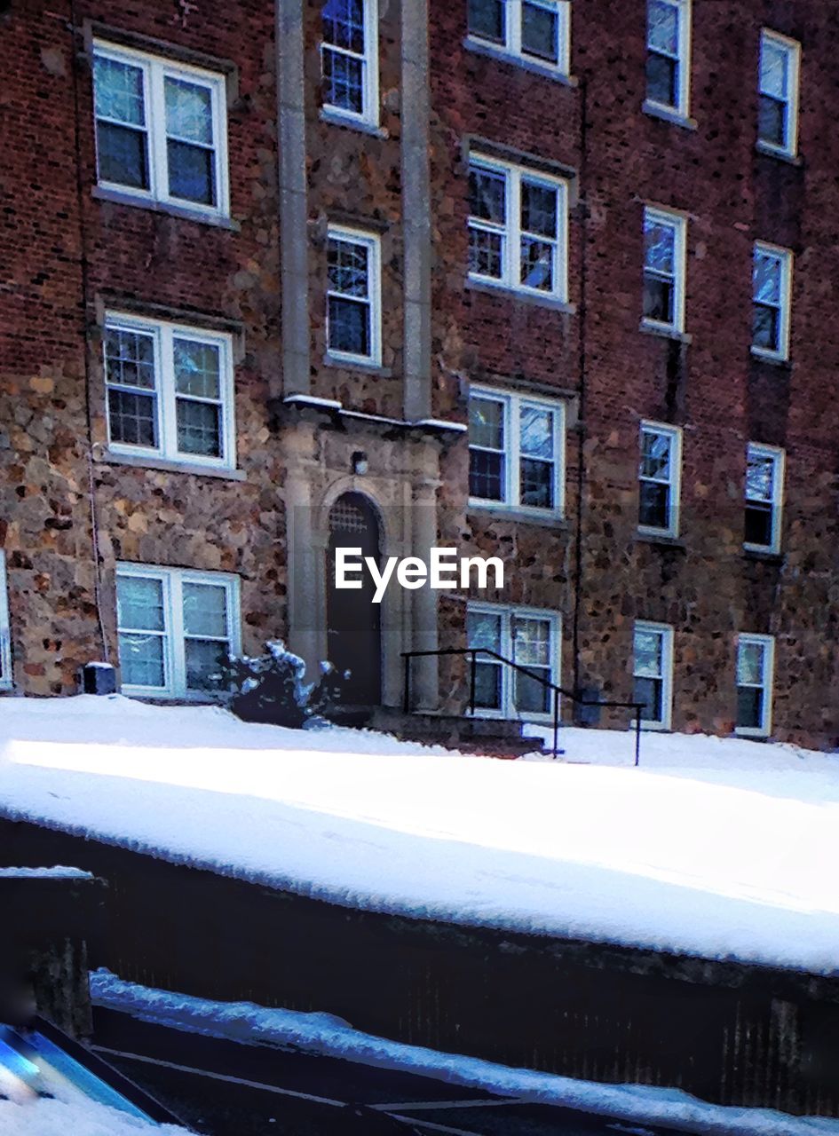 VIEW OF RESIDENTIAL BUILDINGS IN WINTER