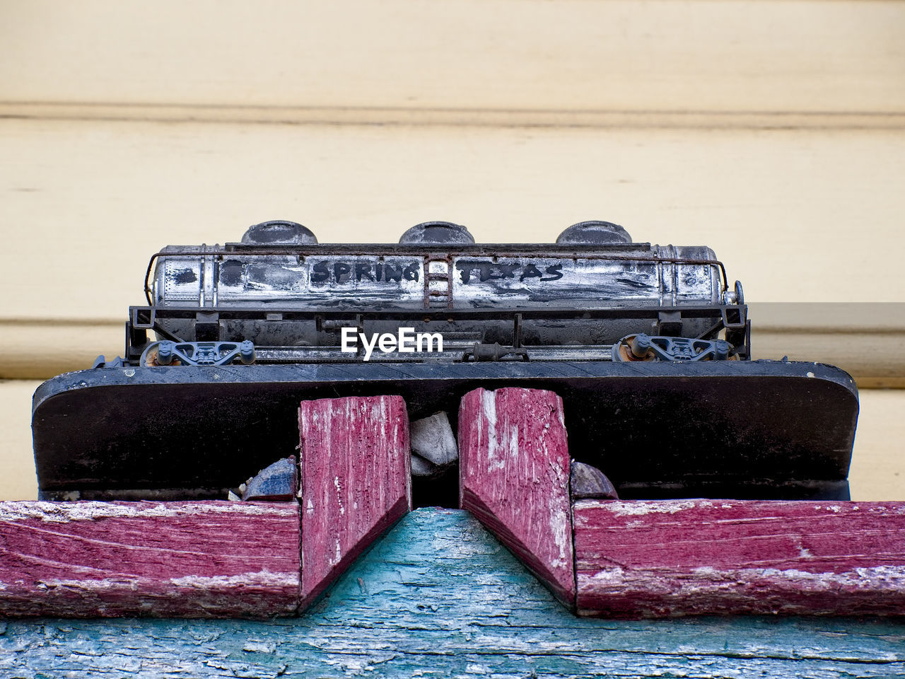 Railroad tanker car model with spring texas written on it