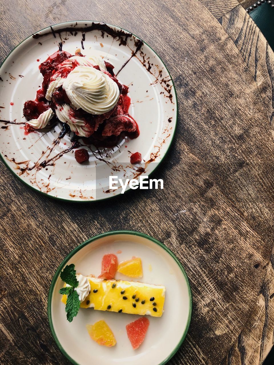 HIGH ANGLE VIEW OF BREAKFAST SERVED IN PLATE