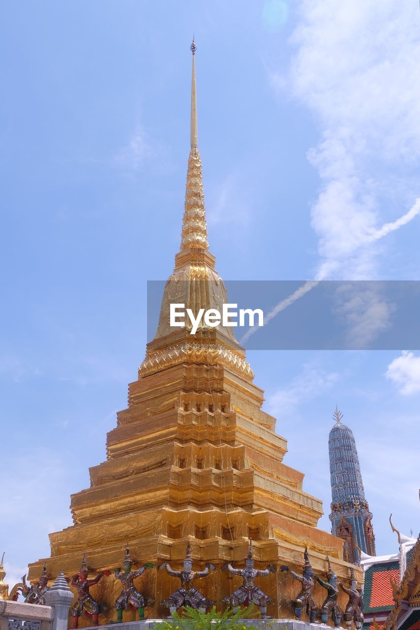 Pagoda in wat phra keaw temple