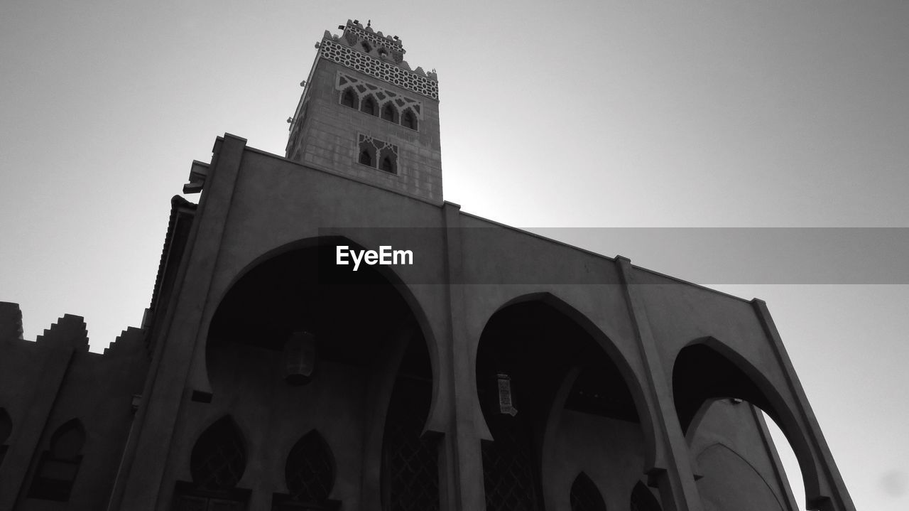 LOW ANGLE VIEW OF CATHEDRAL AGAINST SKY