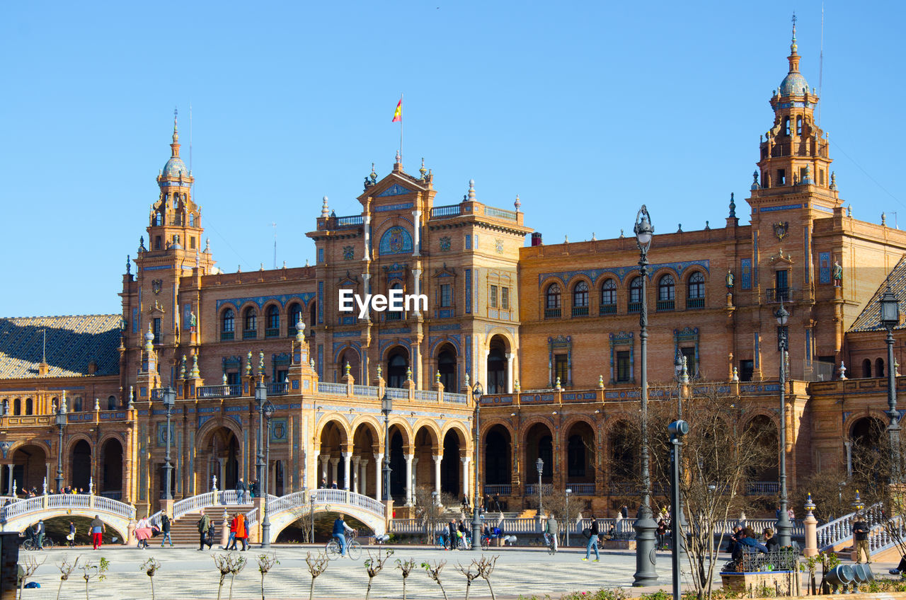 VIEW OF HISTORICAL BUILDING AGAINST SKY