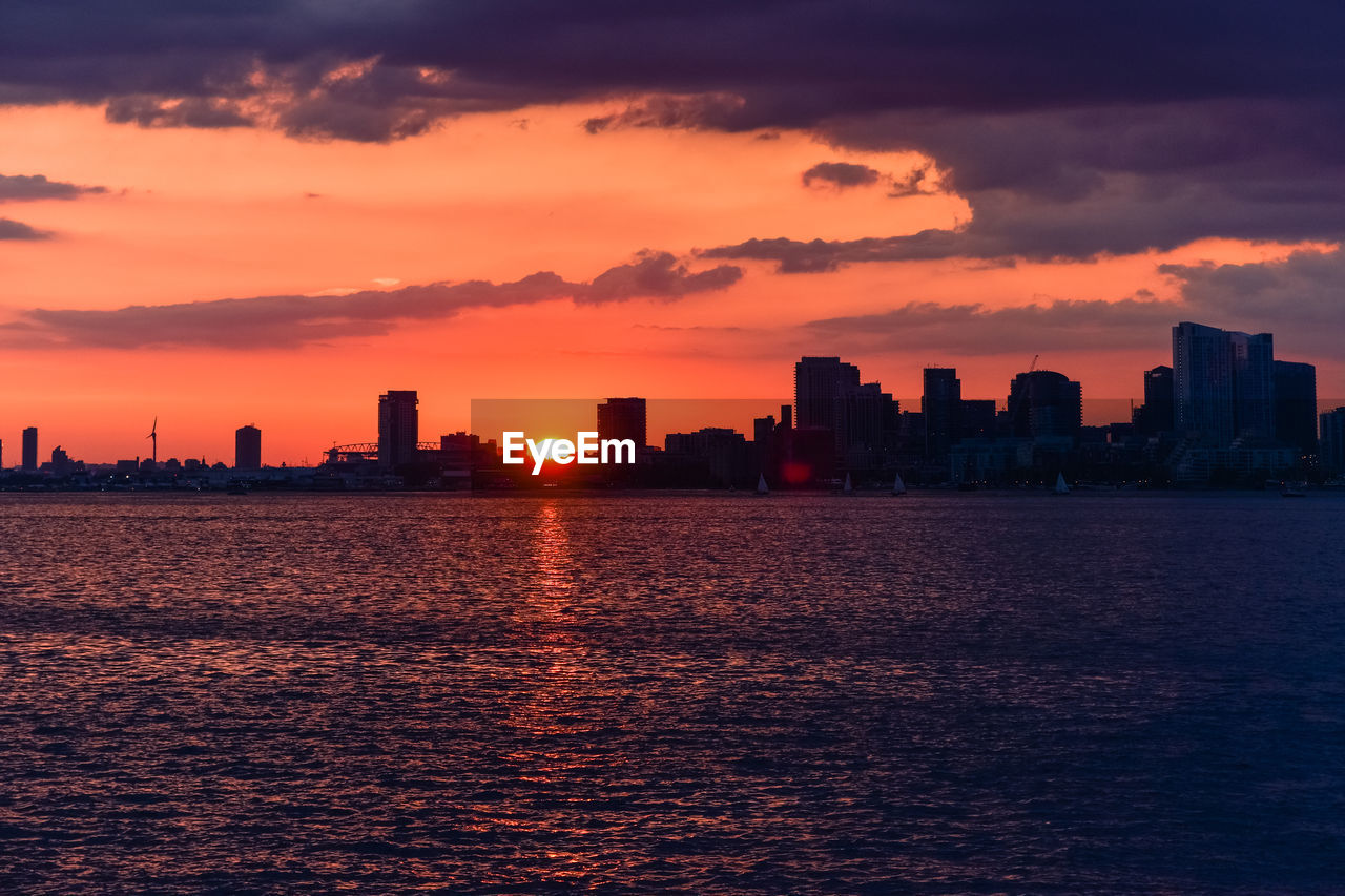 Cityscape in a colorful sunset un torornto, canada. one of the best destinations in canada