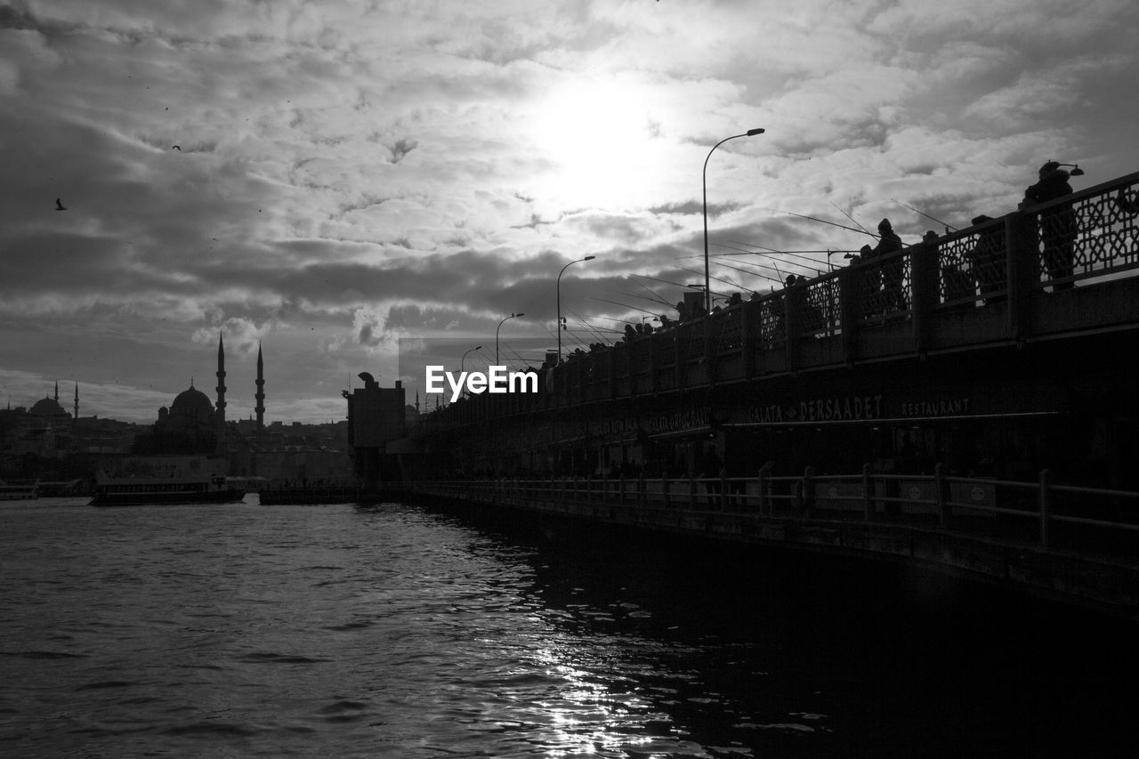 RIVER PASSING THROUGH CITY BUILDINGS