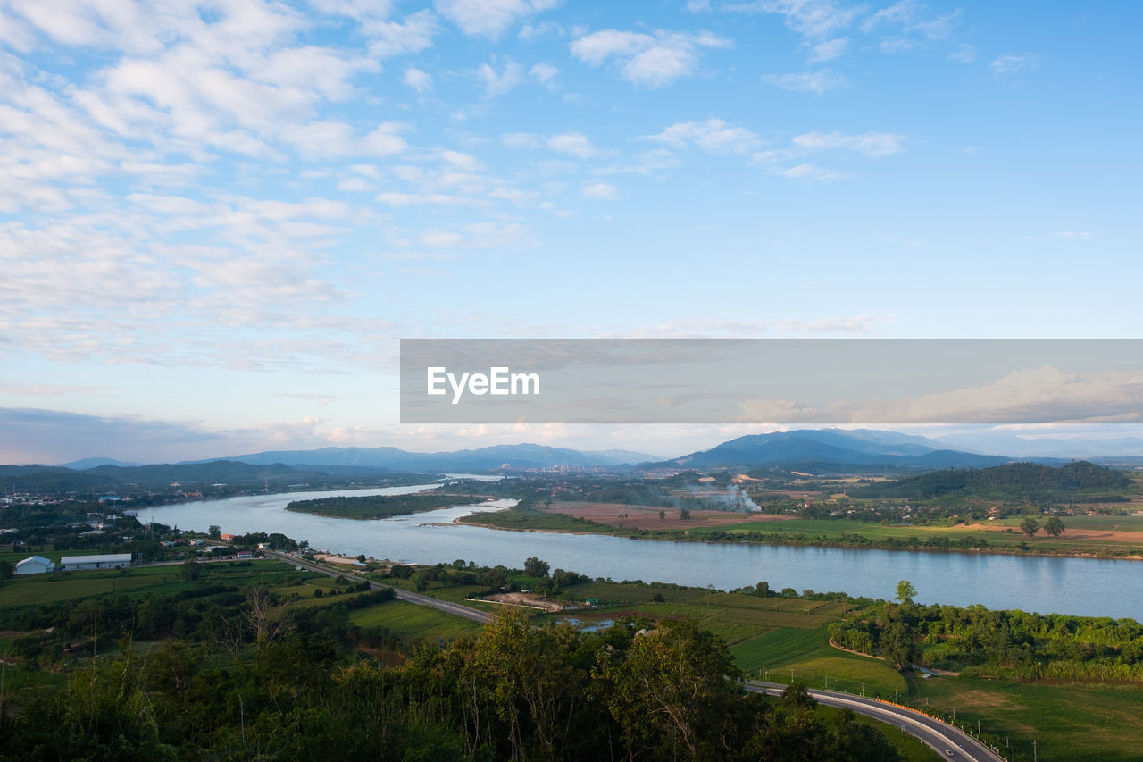 HIGH ANGLE VIEW OF LAKE AGAINST CLEAR SKY