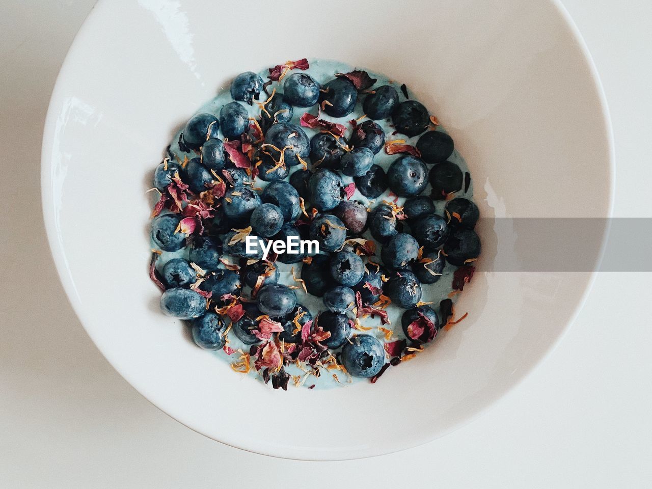 High angle view of breakfast smoothie bowl in plate