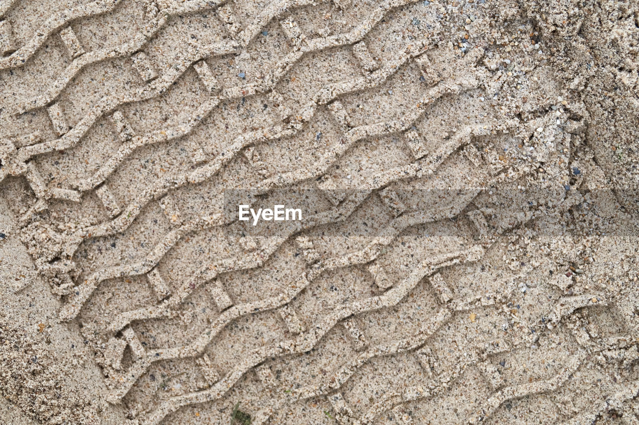 FULL FRAME SHOT OF STONES