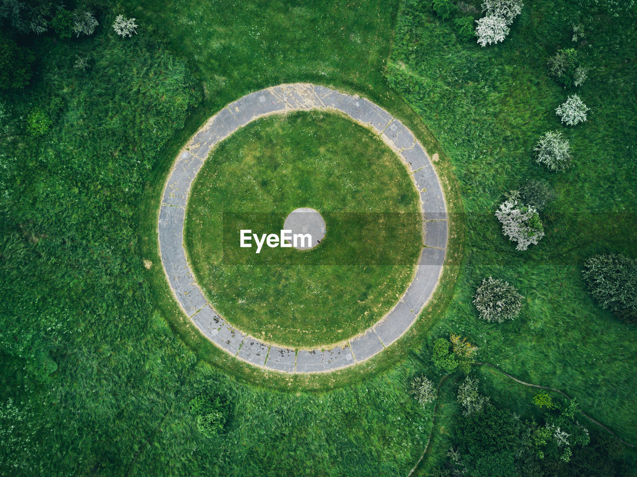 HIGH ANGLE VIEW OF GOLF COURSE