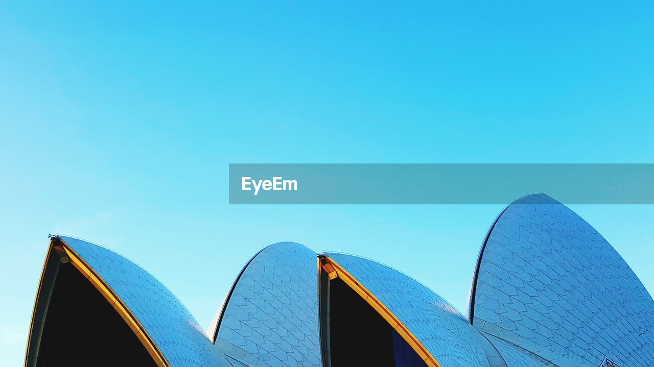 LOW ANGLE VIEW OF BUILT STRUCTURE AGAINST CLEAR SKY