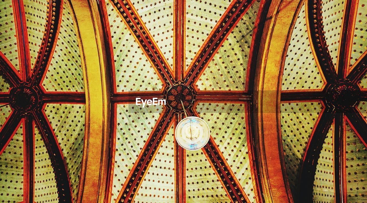 FULL FRAME SHOT OF ARCHITECTURAL CEILING