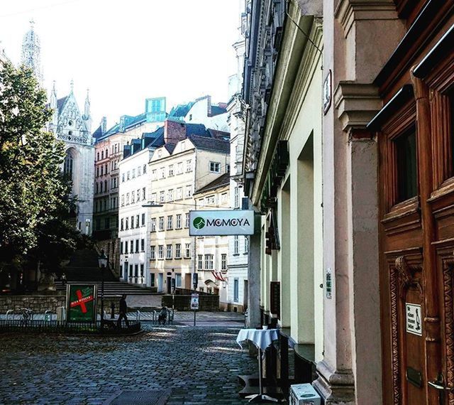 VIEW OF BUILDINGS IN CITY