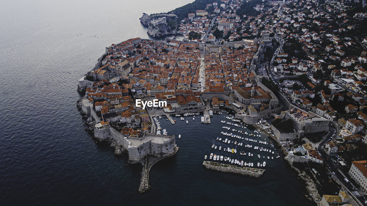 HIGH ANGLE VIEW OF BUILDINGS AT CITY