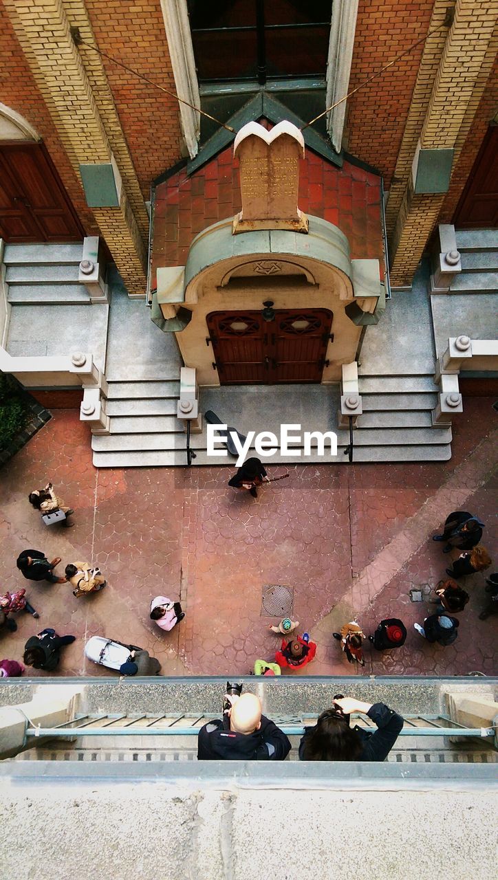 HIGH ANGLE VIEW OF SHOPPING CART IN BUILDING