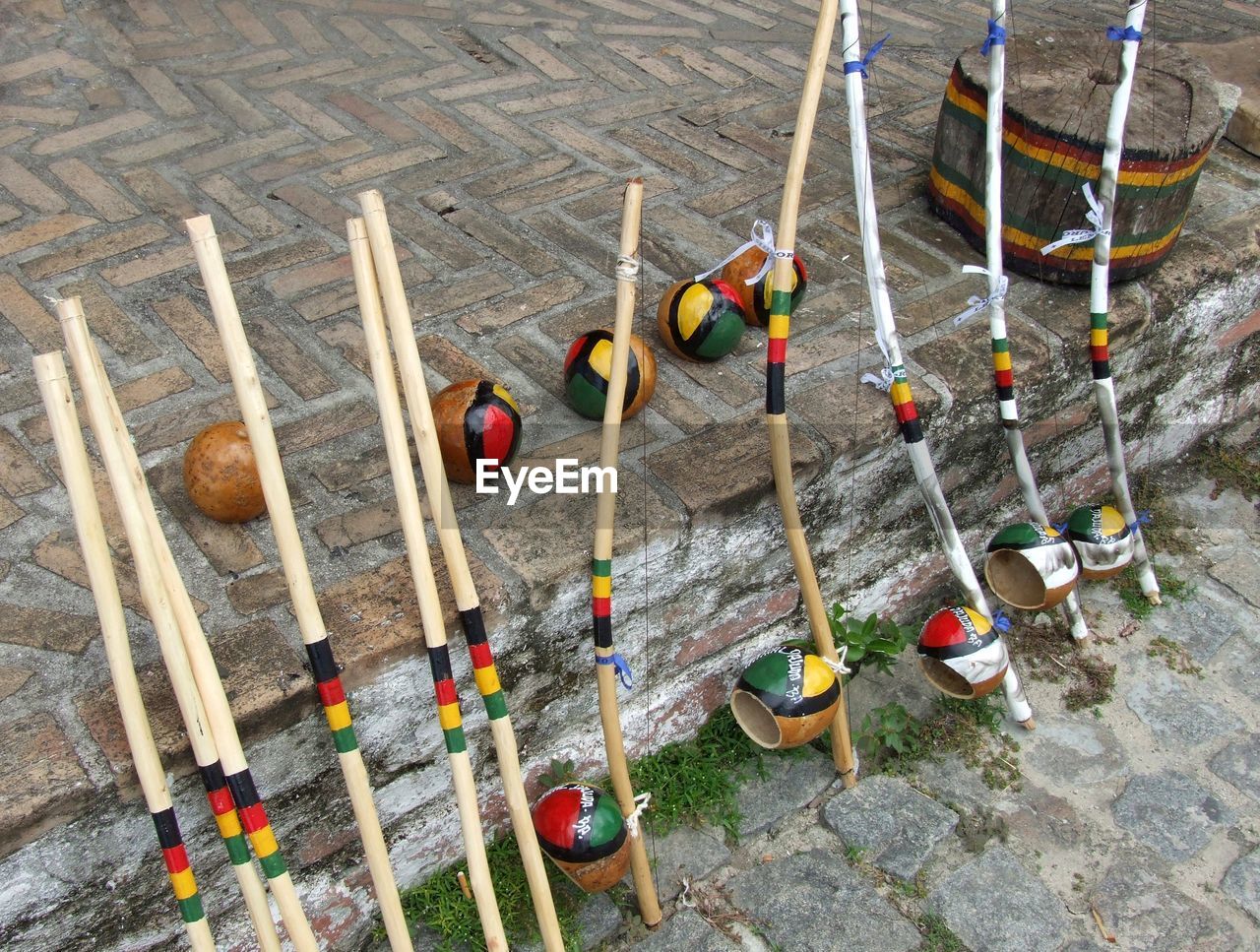 HIGH ANGLE VIEW OF FOOD IN ROW ON FLOOR