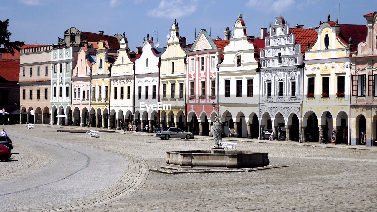 VIEW OF BUILDINGS IN TOWN