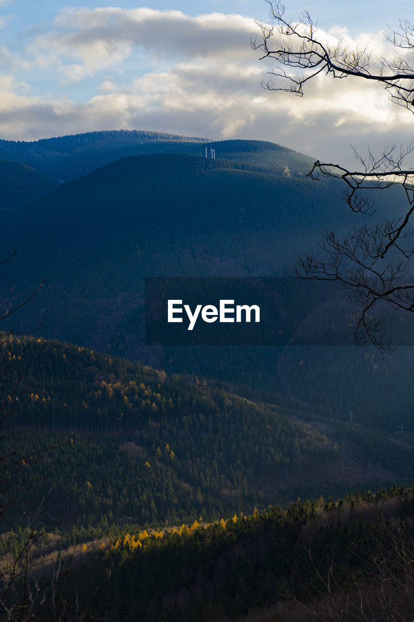 SCENIC VIEW OF MOUNTAIN AGAINST SKY