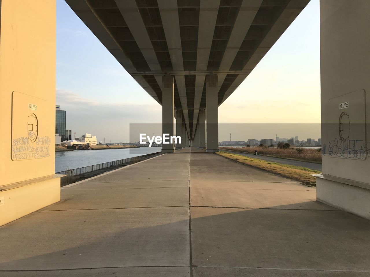 BRIDGE OVER RIVER IN CITY