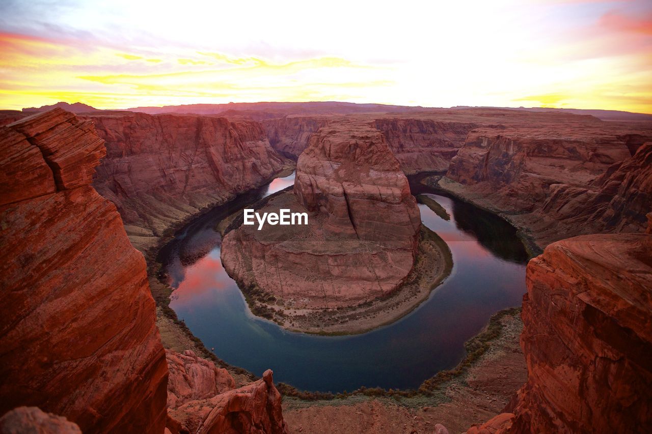 SCENIC VIEW OF ROCK FORMATIONS AGAINST SKY