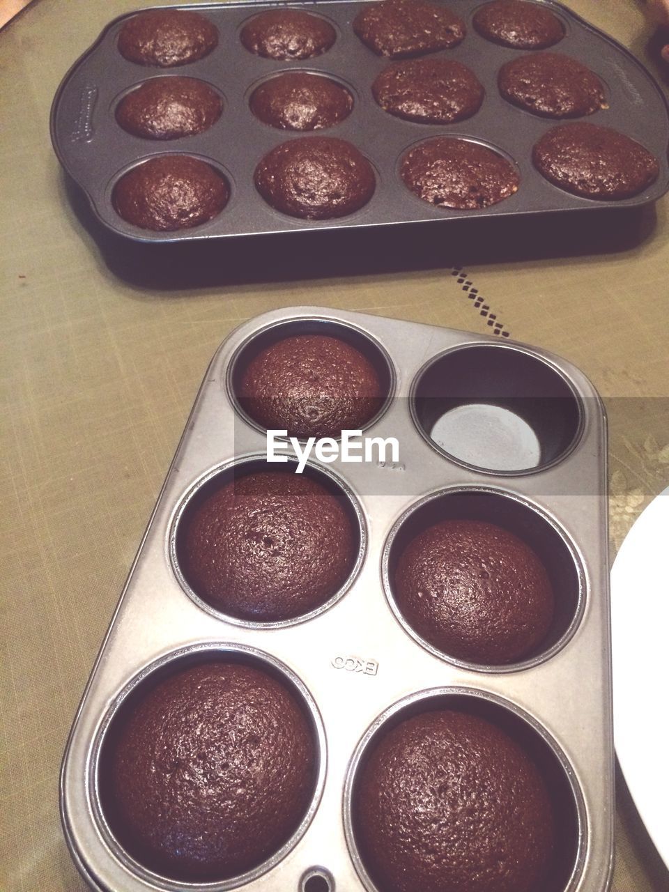 Trays with cupcakes