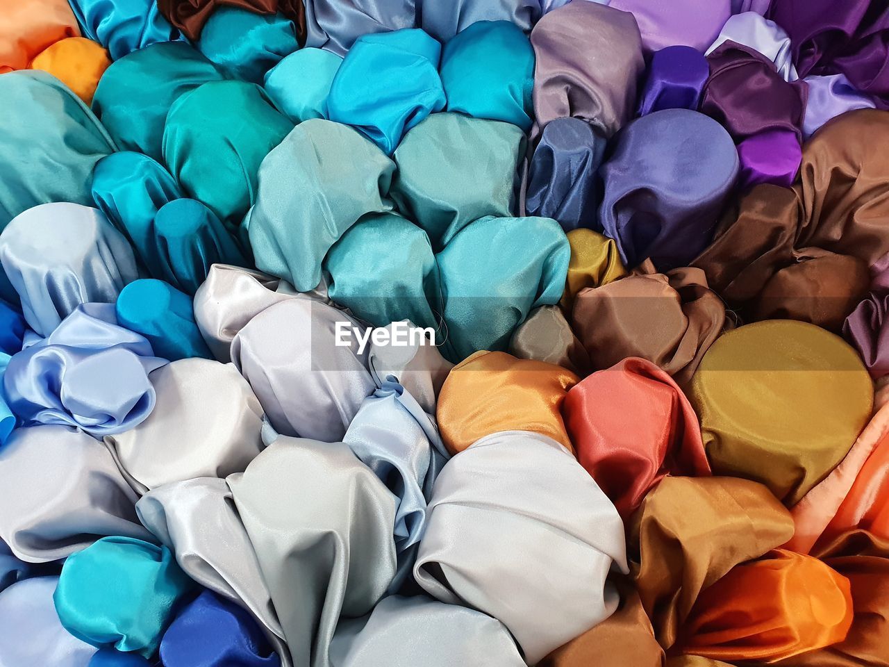 FULL FRAME SHOT OF MULTI COLORED MARKET
