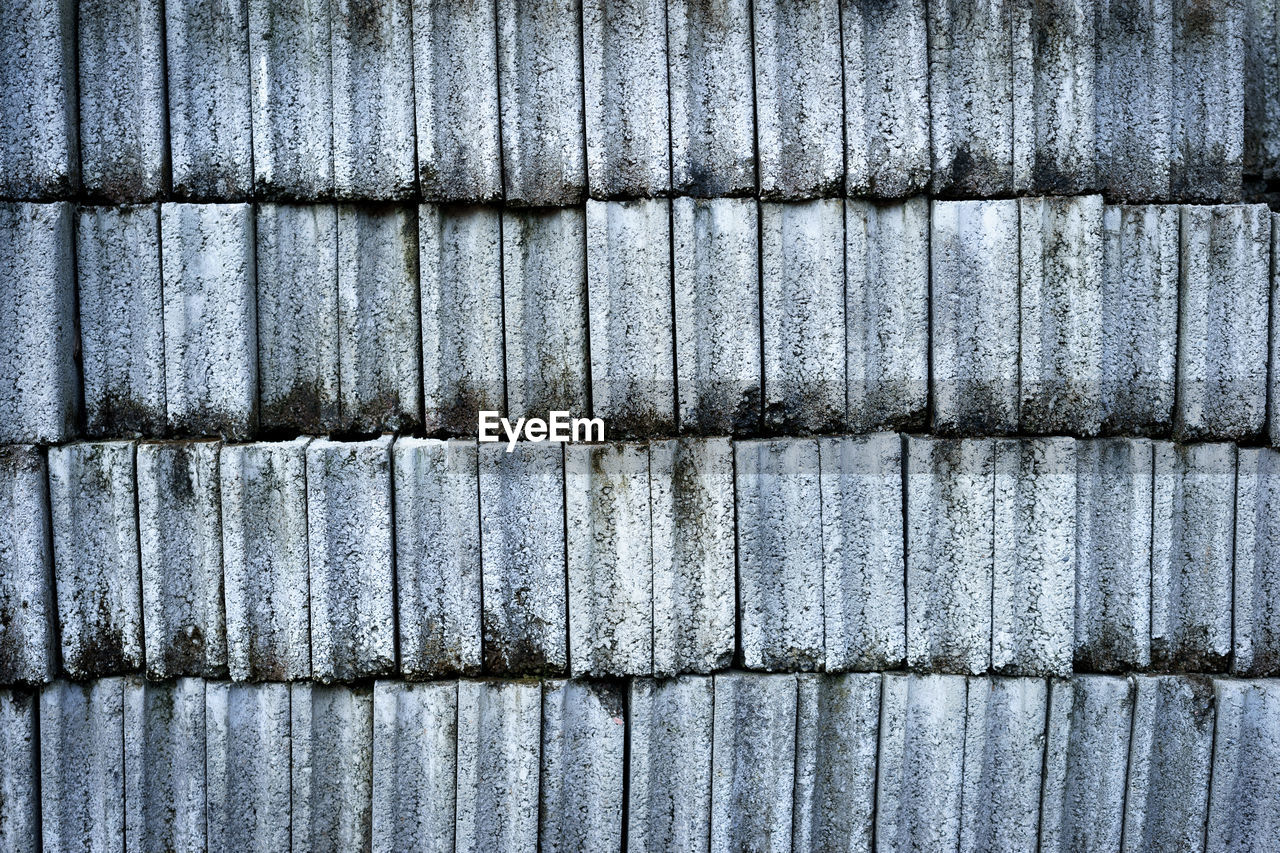 FULL FRAME SHOT OF WOODEN WALL