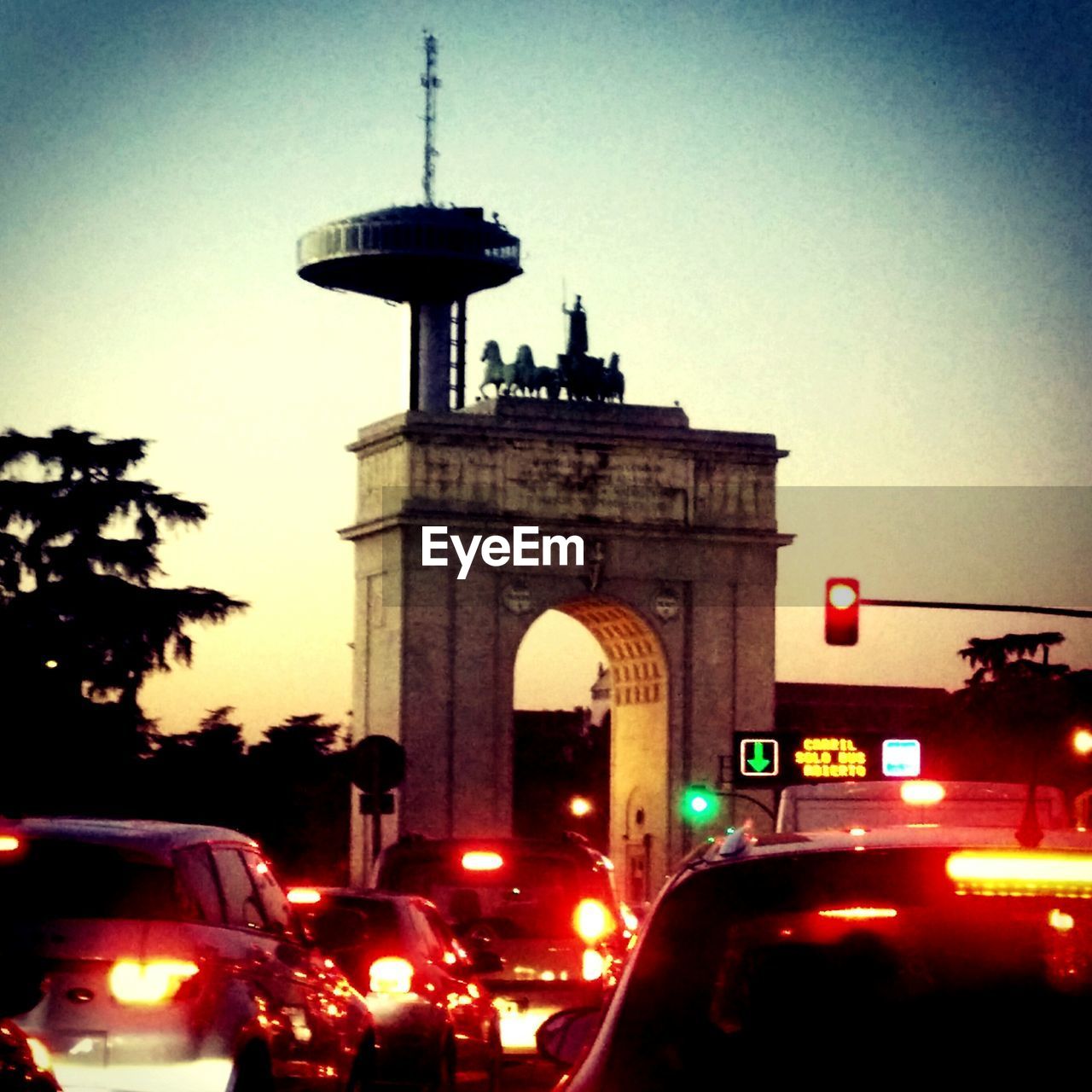 LOW ANGLE VIEW OF TRAFFIC ON ROAD