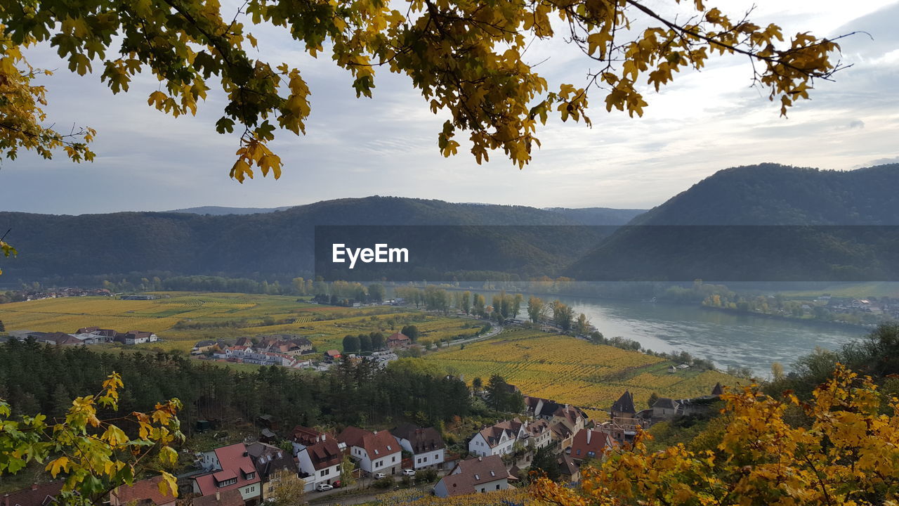 HIGH ANGLE VIEW OF LANDSCAPE AGAINST SKY