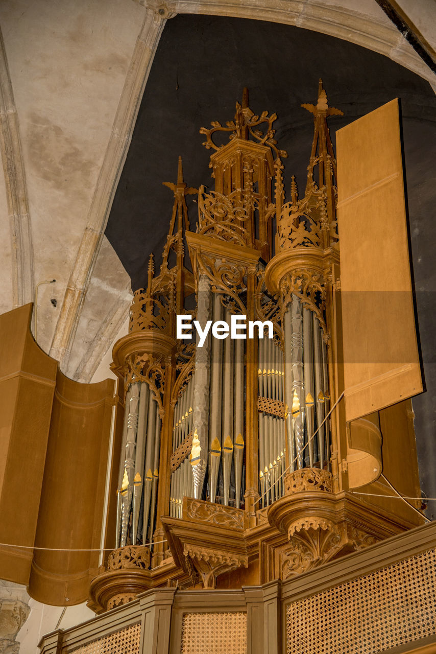 The organ in the laurentius church in alkmaar.