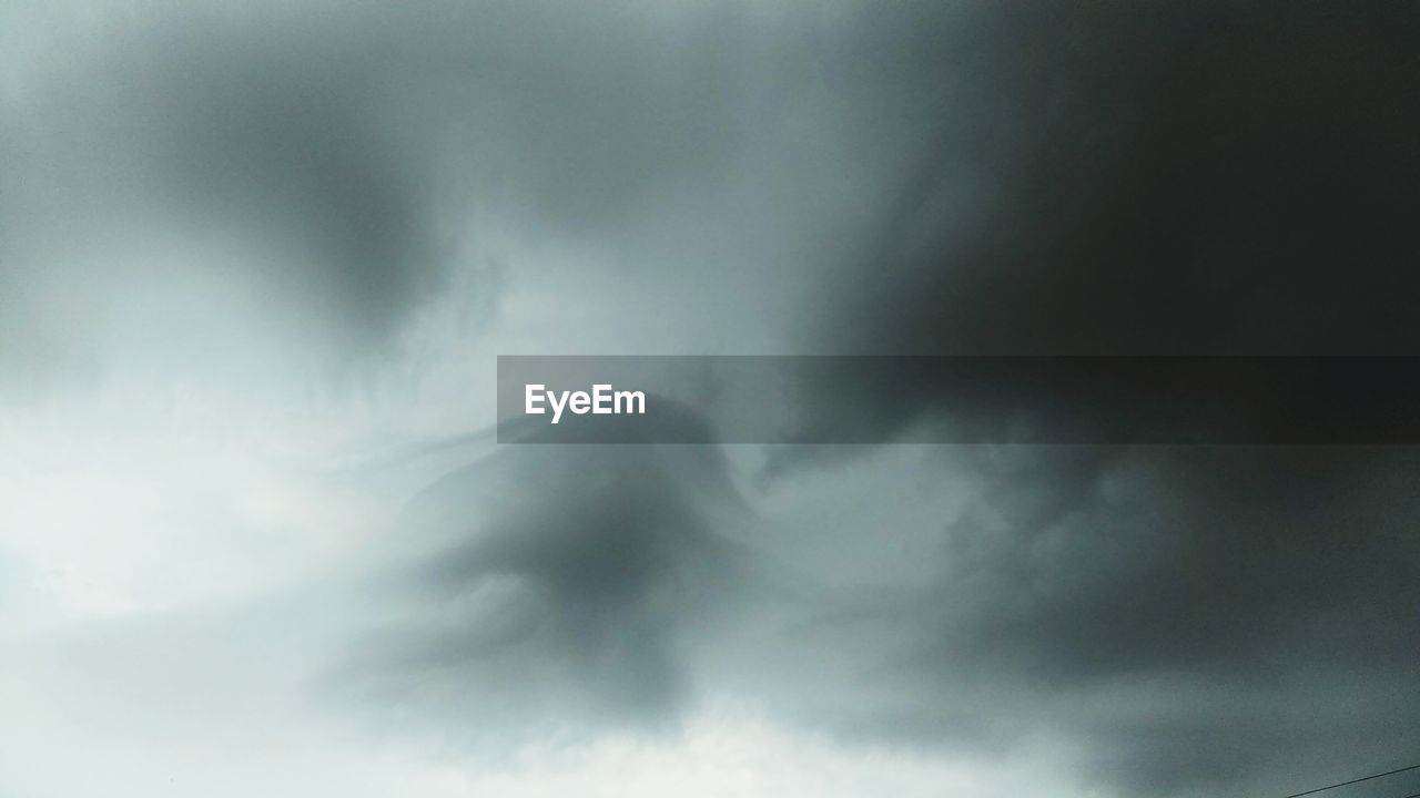 LOW ANGLE VIEW OF CLOUDSCAPE