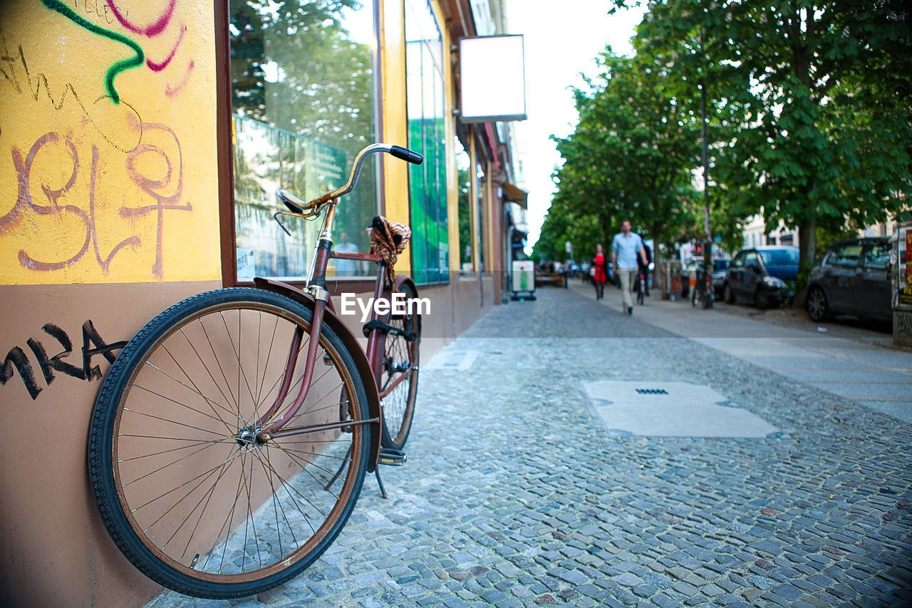 BICYCLE ON ROAD