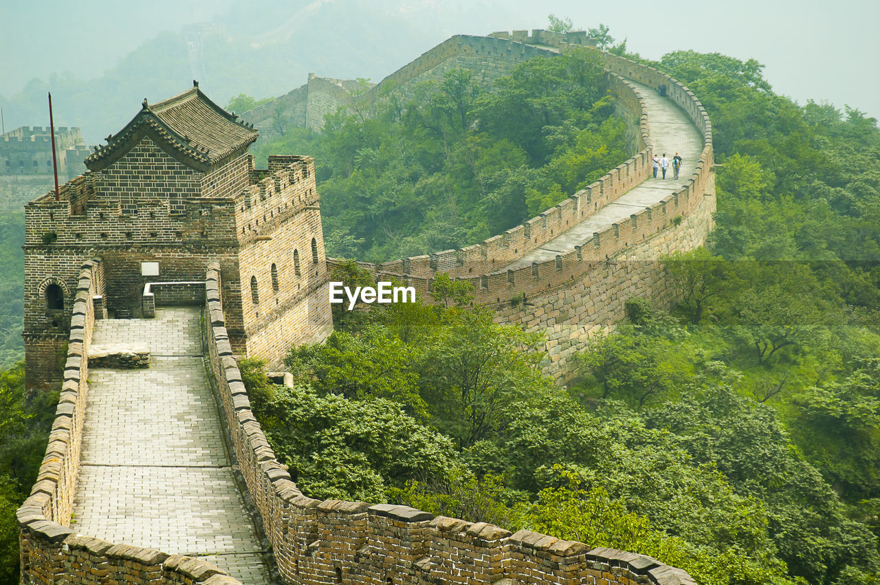 View of chinese great wall against cloudy sky