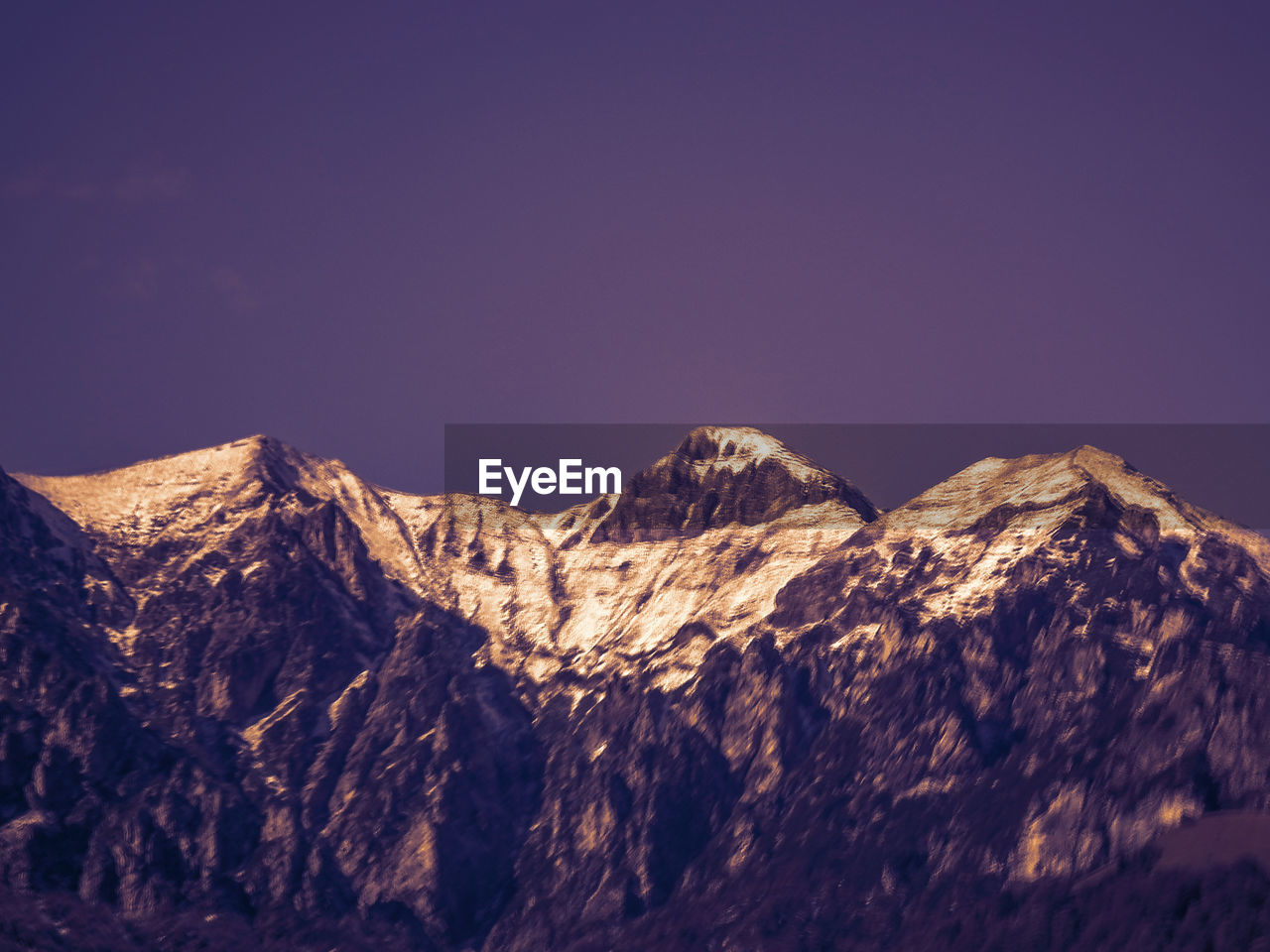 SNOWCAPPED MOUNTAINS AGAINST SKY