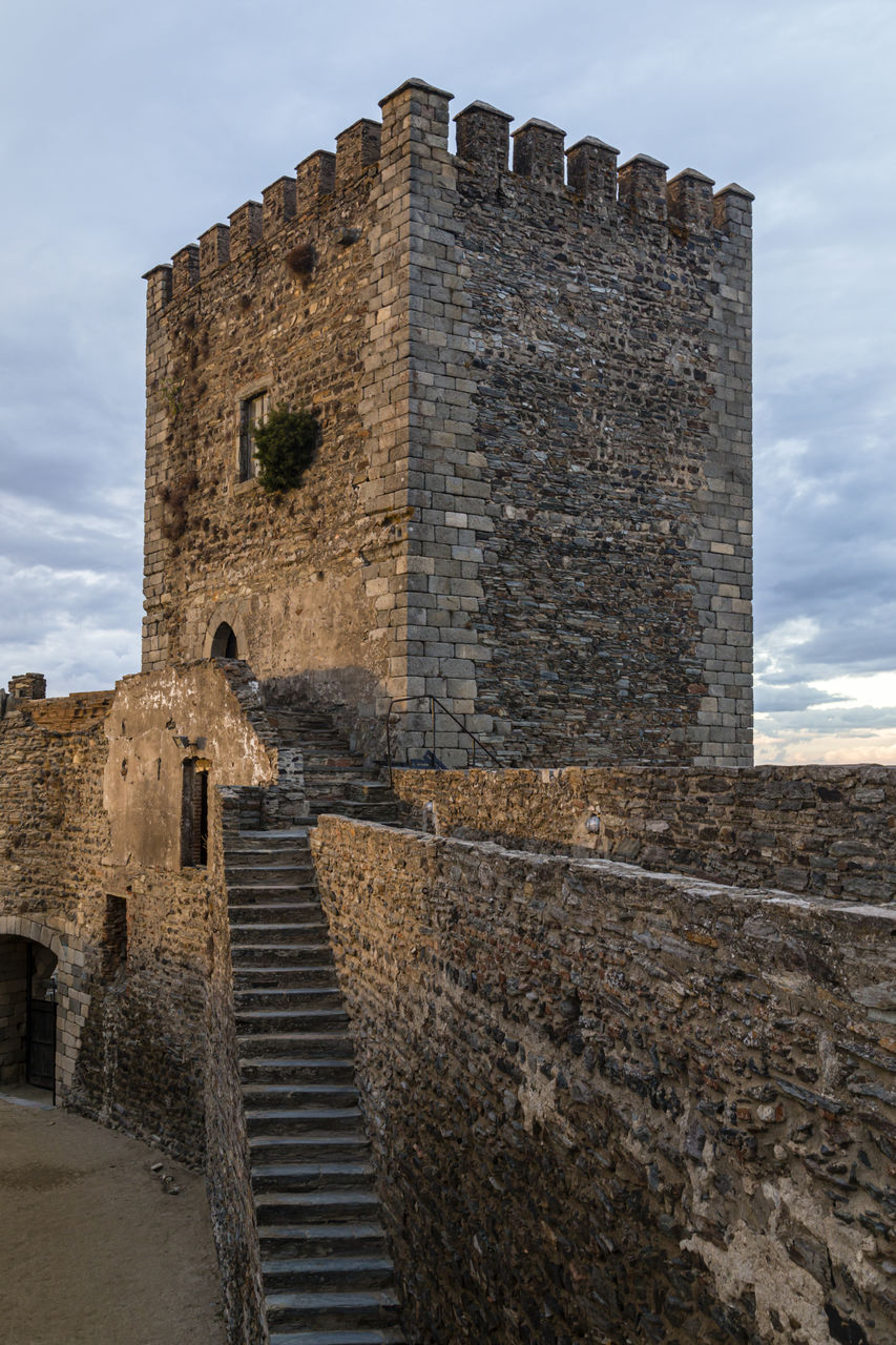 LOW ANGLE VIEW OF OLD RUIN BUILDING