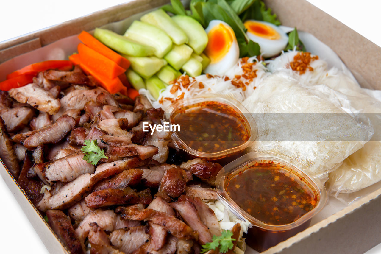 HIGH ANGLE VIEW OF MEAL SERVED IN PLATE