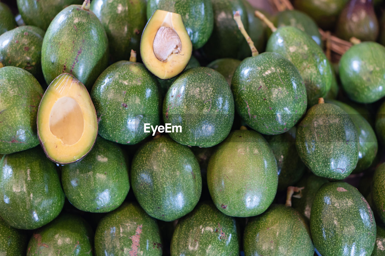 FULL FRAME SHOT OF FRUITS