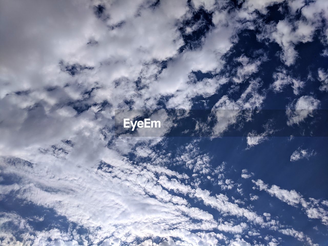 LOW ANGLE VIEW OF CLOUDY SKY