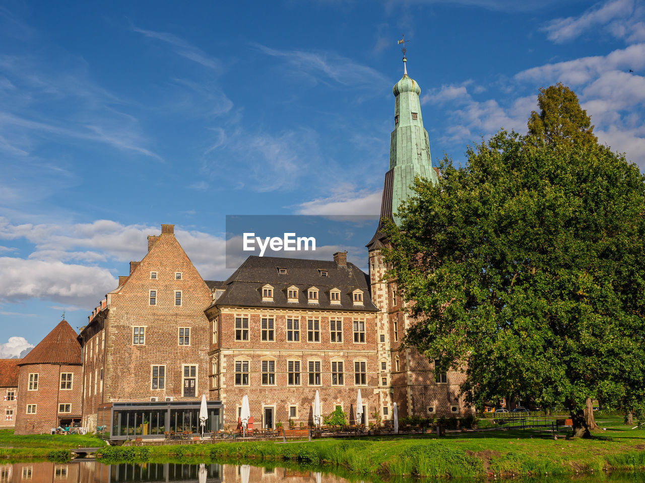 The castle of raesfeld in germany