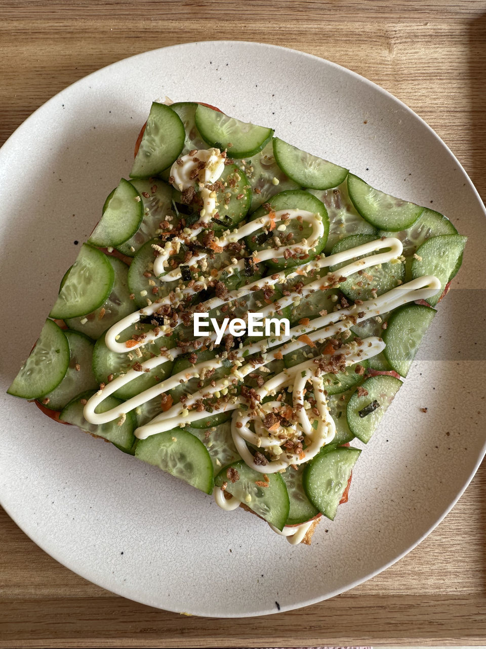 food and drink, food, healthy eating, wellbeing, vegetable, freshness, zucchini, plate, plant, produce, dish, indoors, no people, green, directly above, vegetarian food, salad, high angle view, wood, avocado, fruit, studio shot, meal, still life, slice, asparagus, cuisine, table