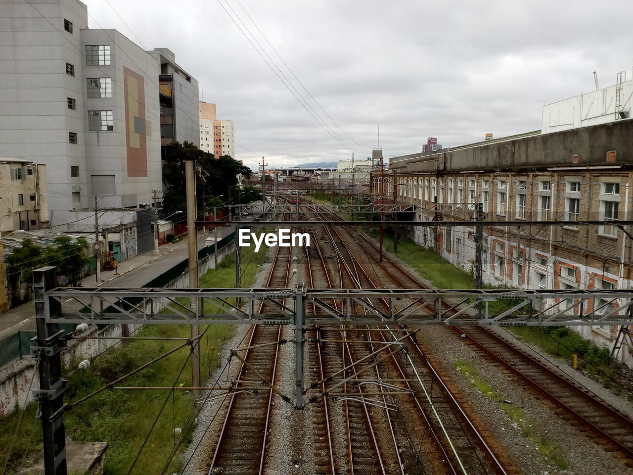 RAILROAD TRACKS AGAINST SKY