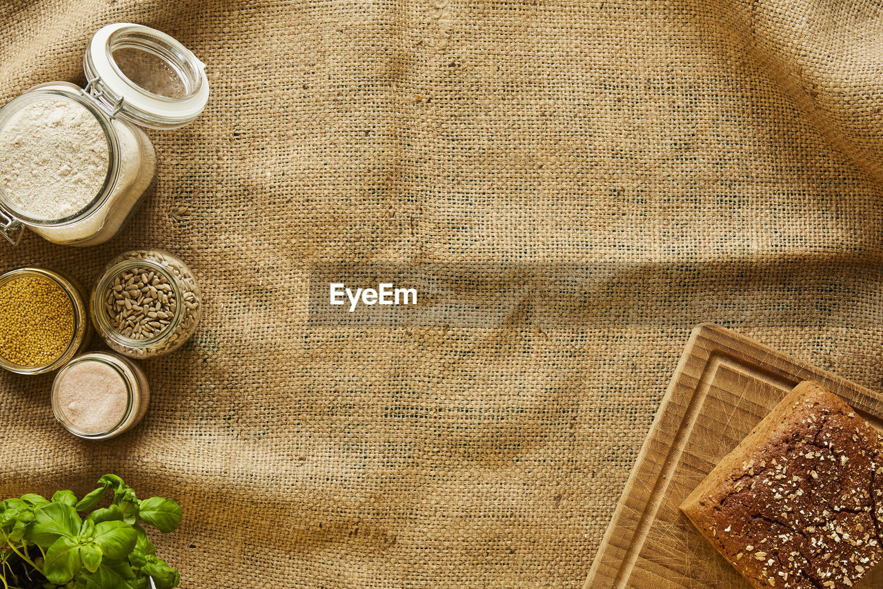 HIGH ANGLE VIEW OF BREAD ON TABLE