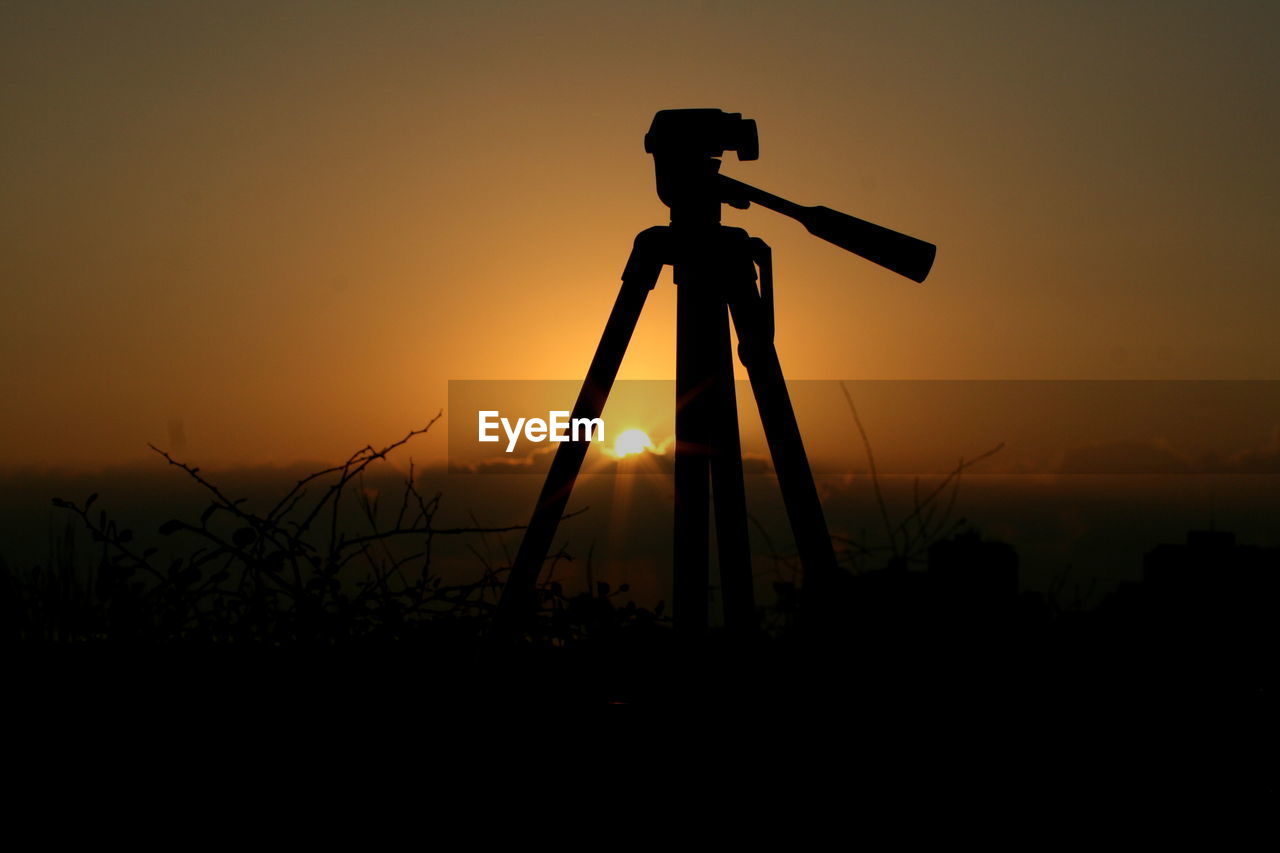 SILHOUETTE OF WINDMILL