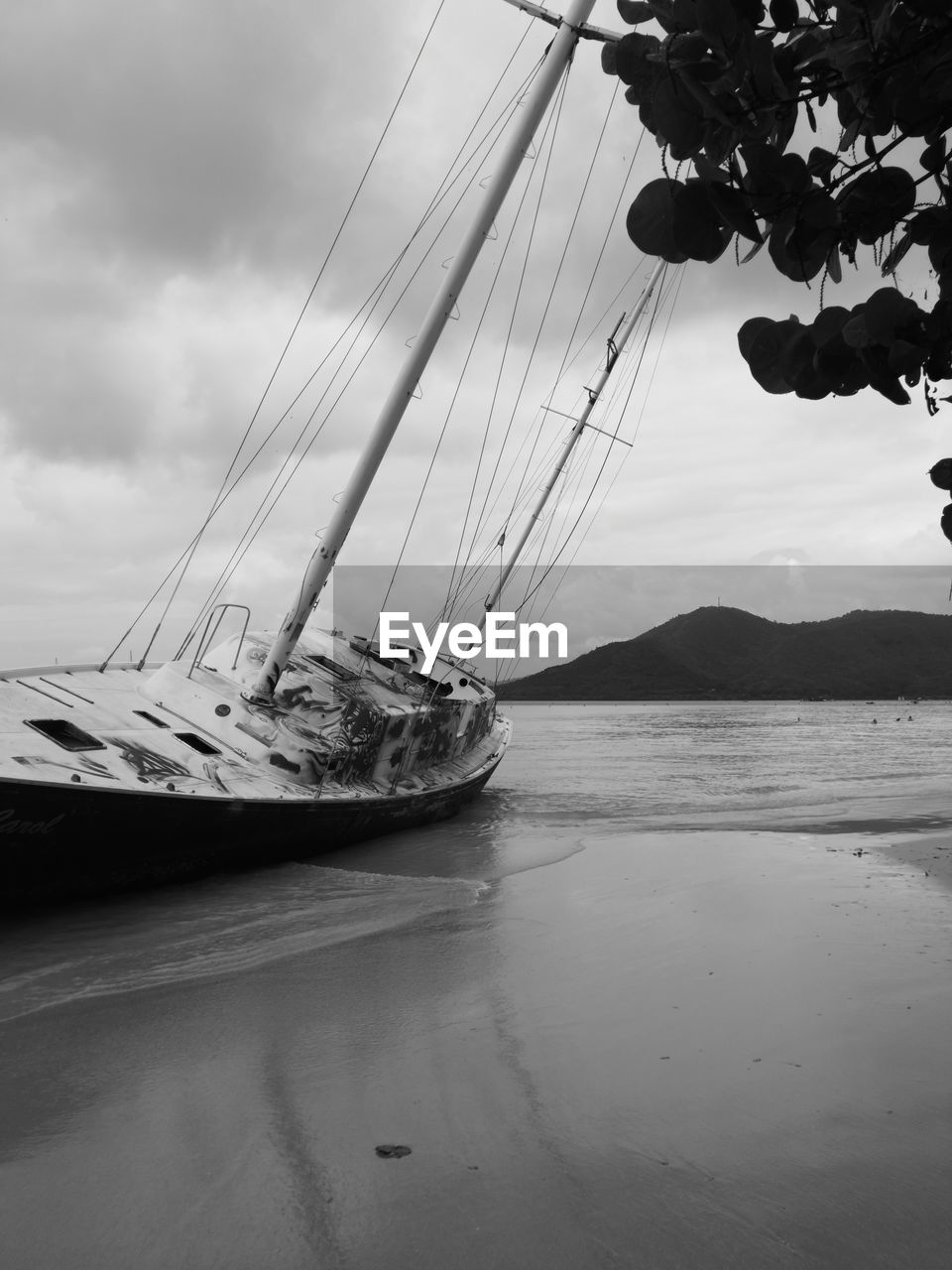 Boat failed on a beautiful beach in martinique 