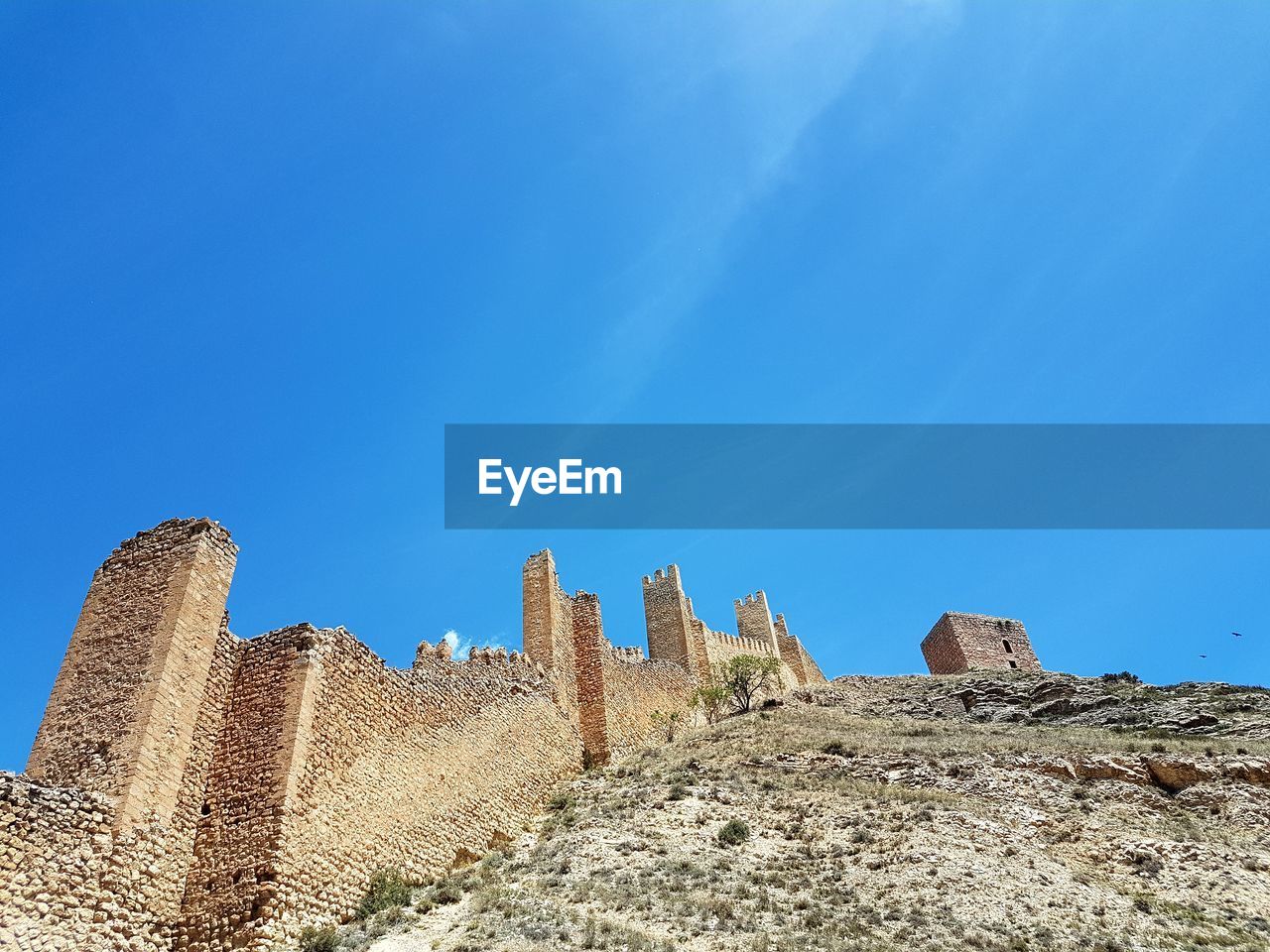 VIEW OF HISTORICAL BUILDING IN DESERT