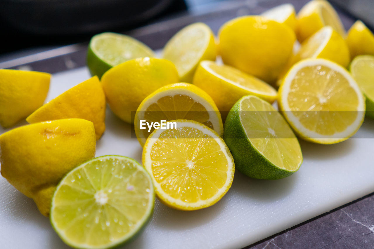 CLOSE-UP OF FRUITS ON PLATE