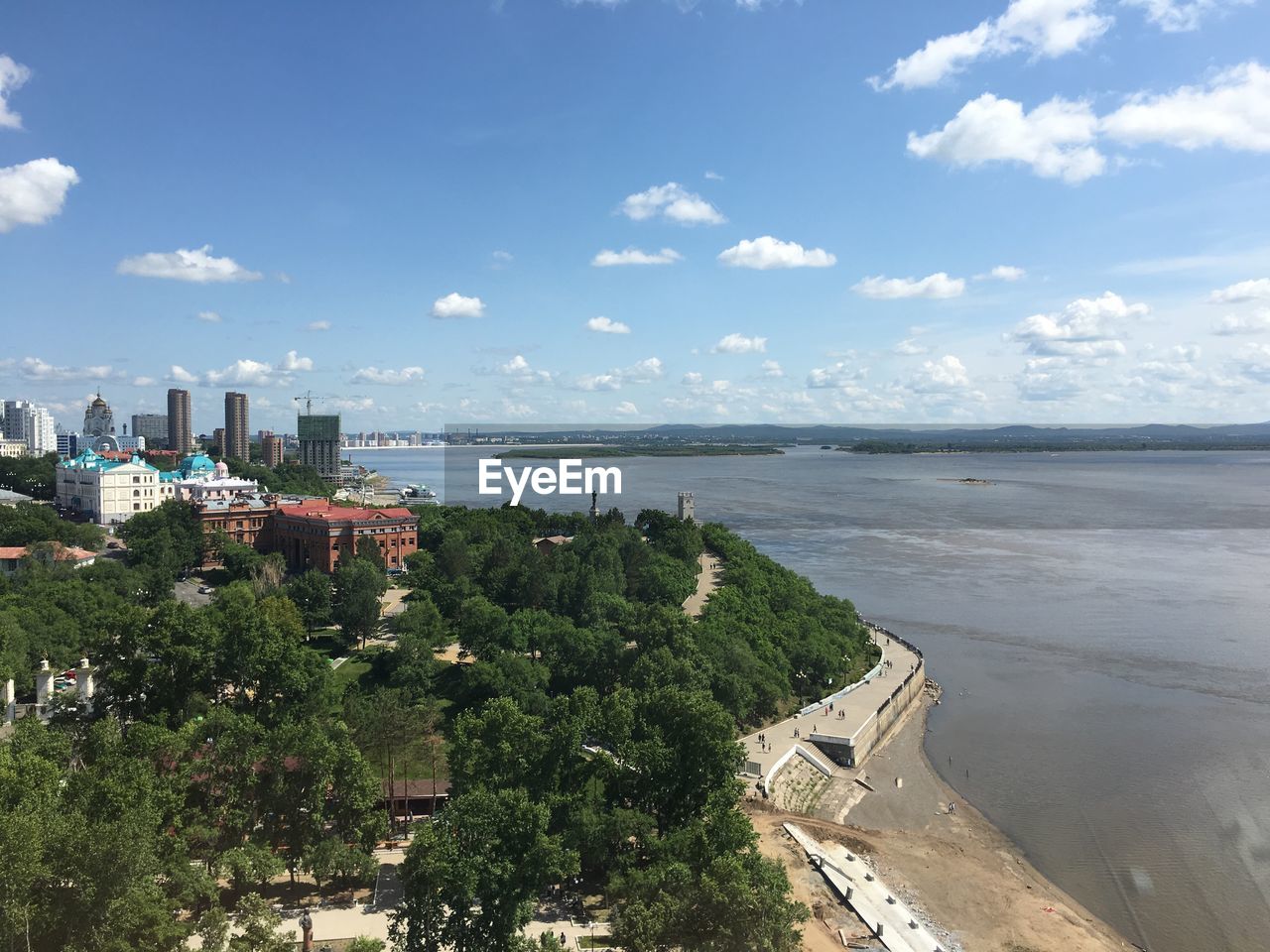 PANORAMIC VIEW OF BEACH AGAINST SKY