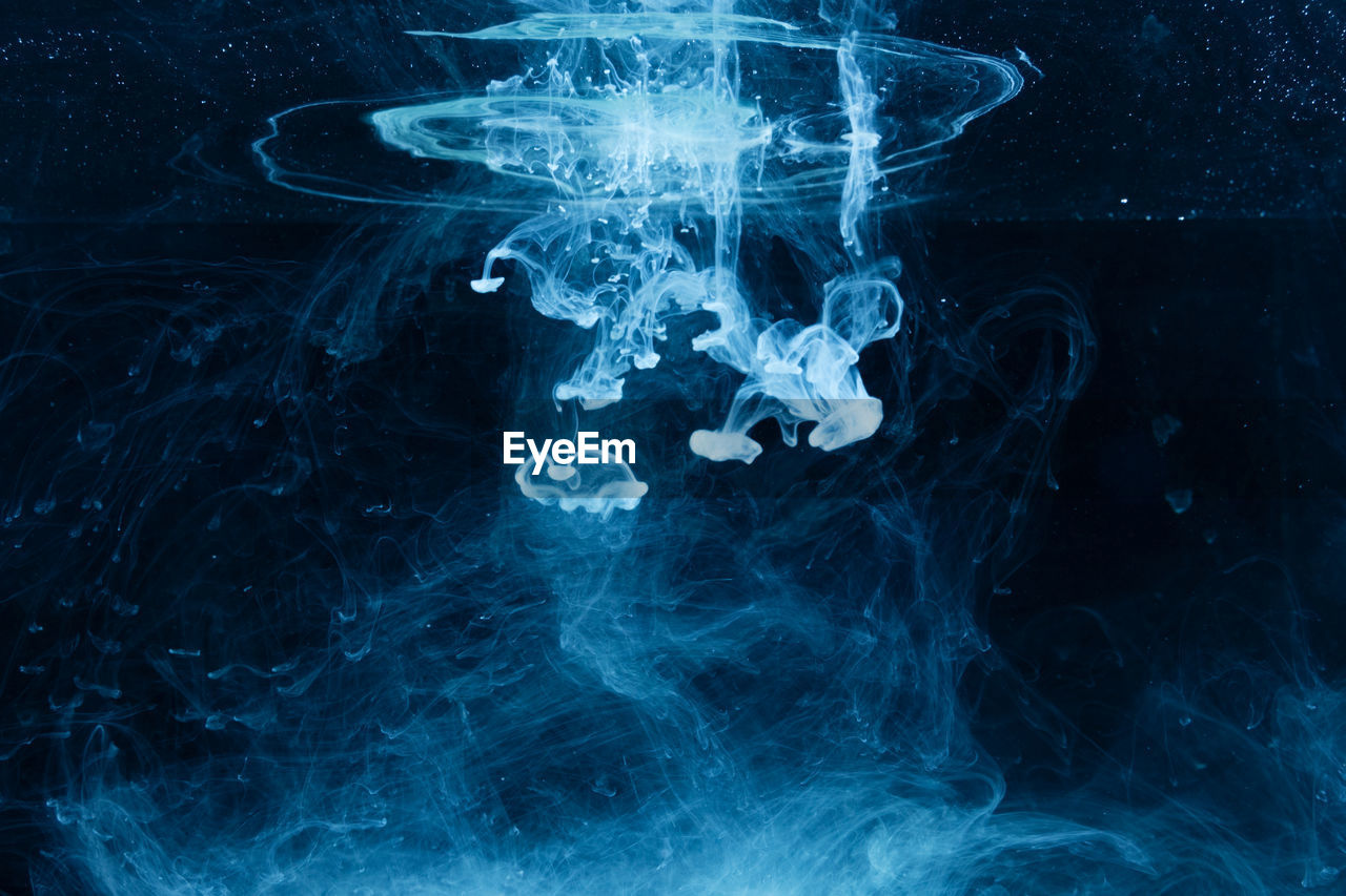 CLOSE-UP OF WATER IN BLUE SEA