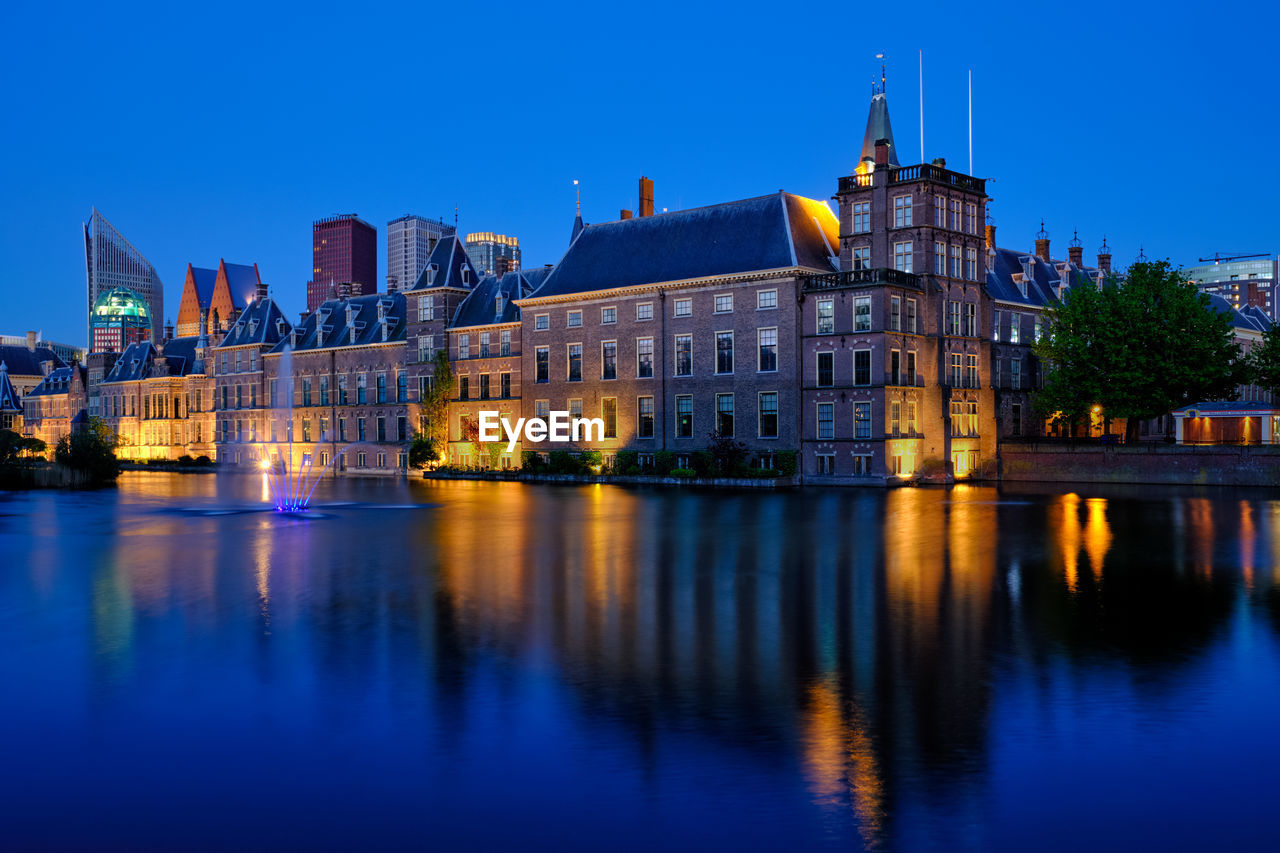 Hofvijver lake and binnenhof , the hague